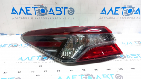 Фонарь внешний крыло левый Toyota Camry v70 21-24 галоген, царапины