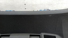 Обшивка дверей багажника нижня VW Tiguan 18-24 під електро двері, чорна, з плафоном, подряпини, потерта