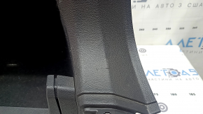 Обшивка арки права VW Tiguan 18-24 чорна під 2 ряди, без важеля відкидання, подряпини