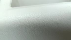 Накладка центральной консоли задняя Toyota Camry v70 18-24 светло бежевая, царапина, тычка