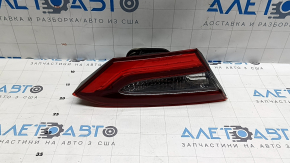 Фонарь внутренний крышка багажника левый Toyota Camry v70 21-24 галоген, потертость