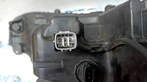 Фара передня ліва Toyota Camry v70 21-24 галоген+LED, подряпина, скол, пісок