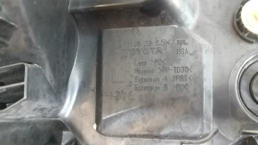 Фара передня ліва Toyota Camry v70 21-24 галоген+LED, подряпина, скол, пісок