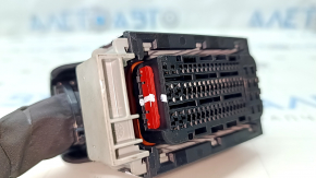 Фишка на блок ECU компьютер двигателя Hyundai Tucson 25-26 1.6T HEV красная