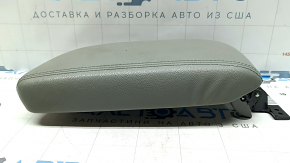Подлокотник Kia Niro 17-22 светло-серая кожа, синяя строчка, примятость, под химчистку