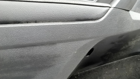 Обшивка двери карточка задняя левая VW Tiguan 22-24 черная, подлокотник кожа черная белая строчка, вставка кожа черная с белой строчкой, с ручкой, без плафона, царапины, сломаны крепления