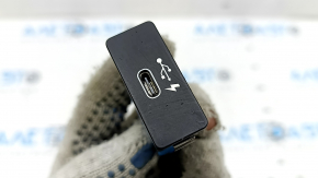 USB Hub BMW X5 G05 19-23 Active, царапины