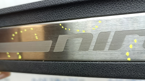 Накладка порога передняя левая внешняя Kia Niro 17-22 хром, царапины на хроме