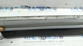 Накладка дверей нижня задня права Audi Q5 80A 21-25 фарбована, після ремонту, тріснута