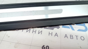 Накладка порога зовнішня передня ліва Audi Q5 80A 18-25 чорна з хромом, подряпини, зламані ребра, задираки
