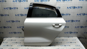 Двері в зборі задня ліва Audi A3 22-26 хром молдинг, білий LY9C, подряпини на молдингу, тичка