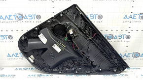 Обшивка двери карточка задняя левая BMW X5 G05 19-22 кожа черная без шторки, вставка под дерево Fineline Stripe, подлокотник кожа черная, с ручкой и накладками, тычки, царапина