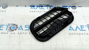 Щиток вентиляції правий Audi A3 22-26