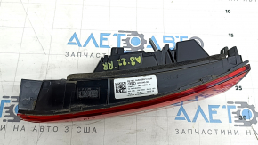 Ліхтар внутрішній у кришці багажника правий Audi A3 22-24