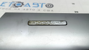 Накладка передней панели правая Audi A3 22-26 серая, полез хром, царапины