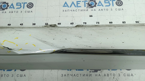 Порог правый Honda Accord 18-22 с хромом, белый, царапины, затерт