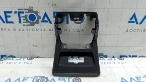 Накладка центральної консолі задня Audi A3 22-26 чорна, надламане кріплення