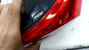 Фонарь внешний крыло правый Honda Accord 18-22 потерт, трещины под стеклом