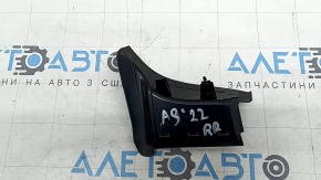 Накладка ліхтаря зовнішнього крило правого Audi A3 22-26 зламана кріплення