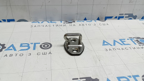 Скоба замка дверей задніх лівих Audi A3 22-26