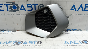 Решетка переднего бампера левая Audi A3 22-24 черная с серебром, царапины