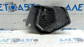 Решетка переднего бампера левая Audi A3 22-24 черная с серебром, царапины