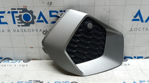 Решетка переднего бампера правая Audi A3 22-24 черная с серебром, царапины