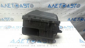 Корпус повітряного фільтра Audi A3 22-26 подряпин