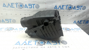 Корпус повітряного фільтра Audi A3 22-26 подряпин