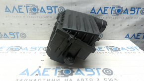 Корпус повітряного фільтра Audi A3 22-26 подряпин