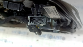 Дверь в сборе передняя левая Volvo XC60 18-26 Keyless, серебро 711, хром молдинг, царапины, царапины на молдинге, царапины на накладках, сколы, песок, тычки