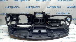 Торпедо передняя панель с AIRBAG Volvo XC60 18-26 черная без проекции, царапины, надломано крепление, надлом