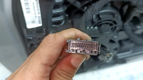 Двері в зборі передня права Volvo XC60 18-26 Keyless, срібло 711, подряпини на молдингу і накладці, подряпини, тичка на ручці