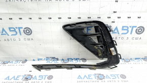 Решетка бампера правая VW Jetta 25-26 без птф, структура
