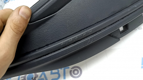 Накладка заднего бампера VW Jetta 22-26 сколы, потерта