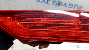 Ліхтар внутрішні двері багажника правий Volvo XC60 20-26 потертий, подряпини