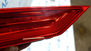 Фонарь внутренний двери багажника левый Volvo XC60 20-26 потерт, царапины