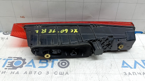 Фонарь внутренний двери багажника левый Volvo XC60 20-26 потерт, царапины