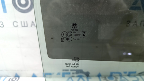 Скло дверей задніх правих VW Jetta 19-26