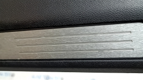 Накладка порога передняя левая Volvo XC60 18-26 черная с хром вставкой, царапины, царапины на хроме