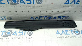 Крышка воздухоприемника Audi A3 22-26 царапины