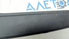 Крышка воздухоприемника Audi A3 22-26 царапины