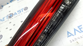 Фонарь внутренний дверь багажника правый Toyota Highlander 20-23 LED, царапины