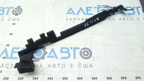 Уплотнитель дефлектора радиатора правый Audi A3 22-26