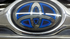 Решетка радиатора grill Toyota Highlander 20-26 без камеры с эмблемой hybrid, хром, потерта эмблема