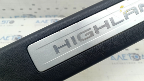 Накладка порога передня ліва Toyota Highlander 20-26 чорна з хром вставкою, подряпини, корозія, тичка