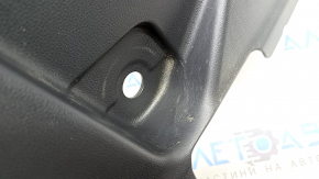 Накладка центральной стойки нижняя левая Toyota Highlander 20-26 черная, царапины