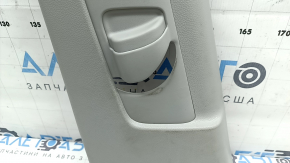 Накладка центральной стойки верхняя ремень левая Toyota Highlander 20-26 серая, под химчистку, царапины