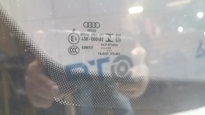 Лобовое стекло Audi A3 22-26 под камеру и датчик дождя, царапины на стекле внутренняя сторона