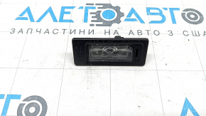 Подсветка номера двери багажника правая VW Taos 22-25